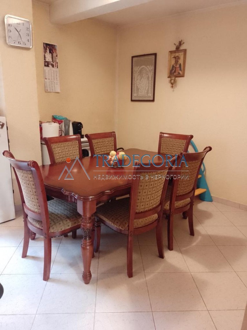 <p>Apartment-type house in Shushani.</p><p> Plot area 450 m2</p><p> House area 220 m2</p><p> The house has 2 floors, on the 1st floor there are 2 apar