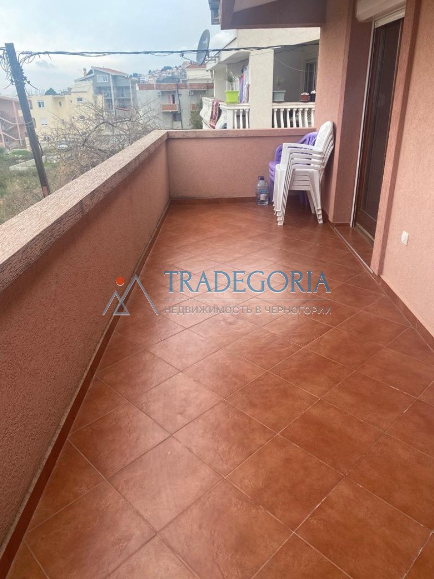 <p>Apartment-type house in Shushani.</p><p> Plot area 450 m2</p><p> House area 220 m2</p><p> The house has 2 floors, on the 1st floor there are 2 apar