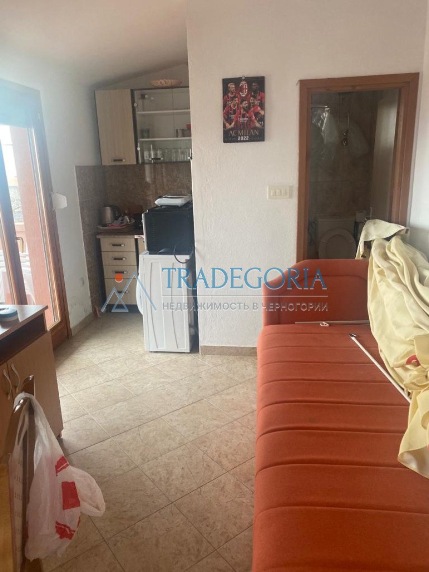 <p>Apartment-type house in Shushani.</p><p> Plot area 450 m2</p><p> House area 220 m2</p><p> The house has 2 floors, on the 1st floor there are 2 apar