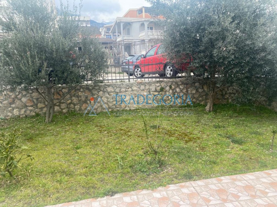 <p>Apartment-type house in Shushani.</p><p> Plot area 450 m2</p><p> House area 220 m2</p><p> The house has 2 floors, on the 1st floor there are 2 apar