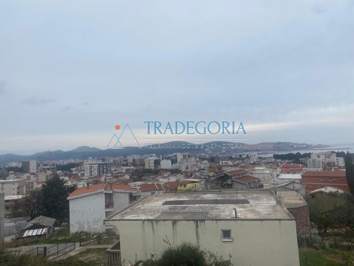 <p>Apartment-type house in Shushani.</p><p> Plot area 450 m2</p><p> House area 220 m2</p><p> The house has 2 floors, on the 1st floor there are 2 apar