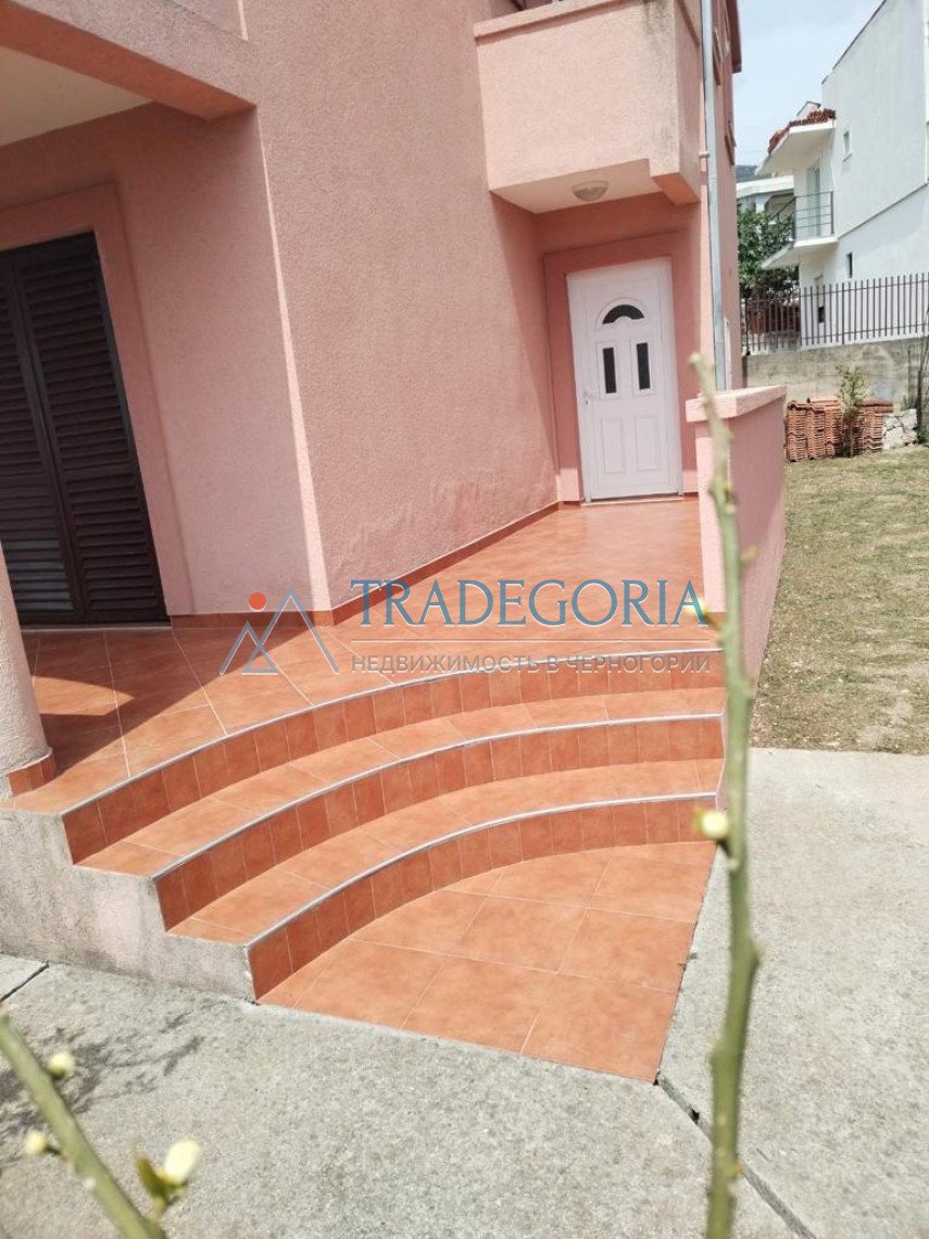 <p>Apartment-type house in Shushani.</p><p> Plot area 450 m2</p><p> House area 220 m2</p><p> The house has 2 floors, on the 1st floor there are 2 apar