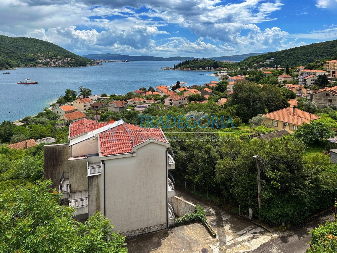 <h3>Apartment 1</h3><p> Key parameters:</p> Location: Kamenari Property type: Apartment Area: 36.43 m² Number of floors: 3rd floor Number of bedrooms: