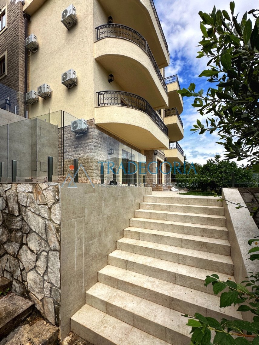 <h3>Apartment 1</h3><p> Key parameters:</p> Location: Kamenari Property type: Apartment Area: 36.43 m² Number of floors: 3rd floor Number of bedrooms: