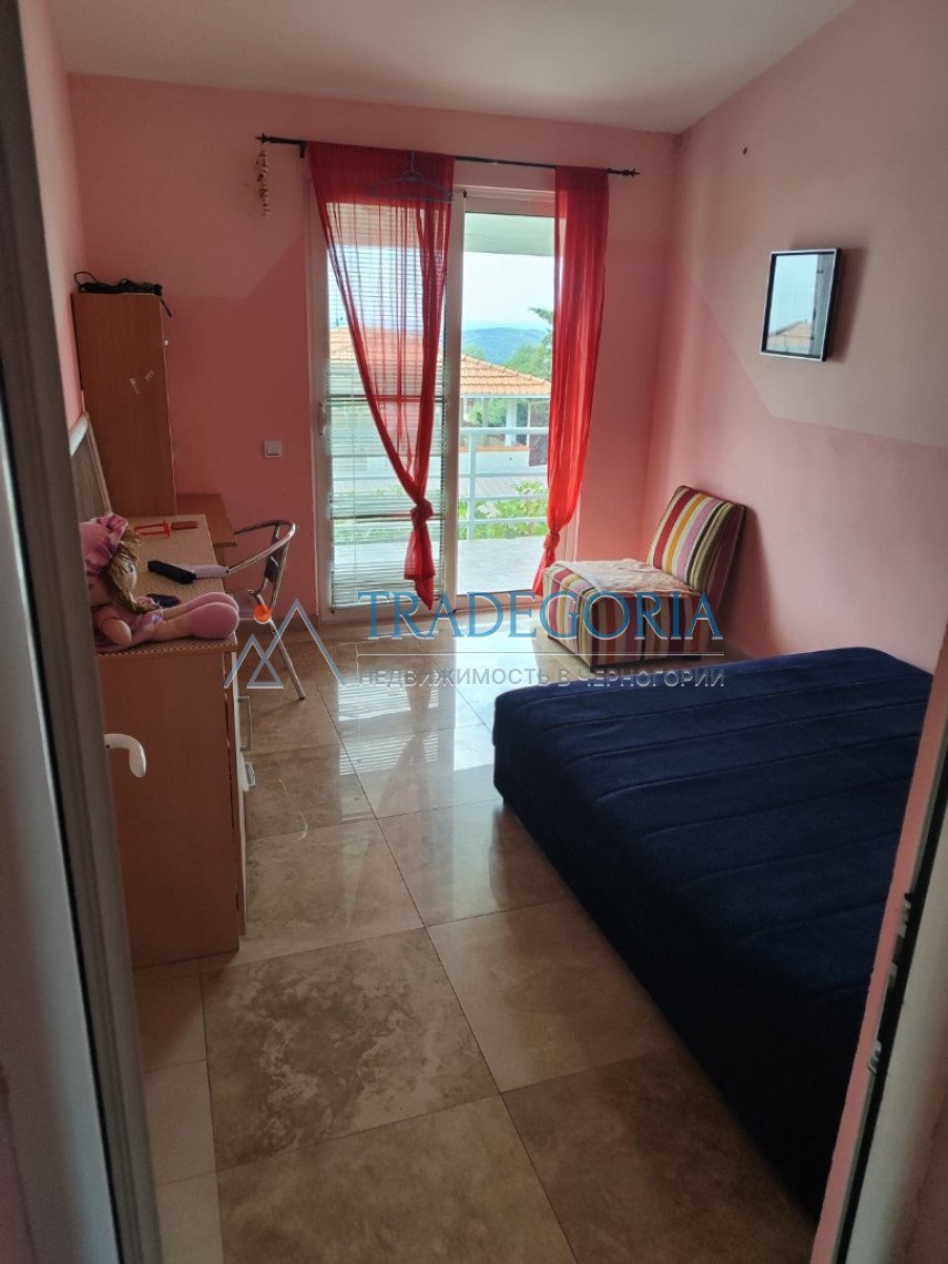 <h3>House with sauna and sea view in Sutomore</h3><p> Key parameters:</p> Location: Sutomore Property type: House Property type: Resale House area: 25