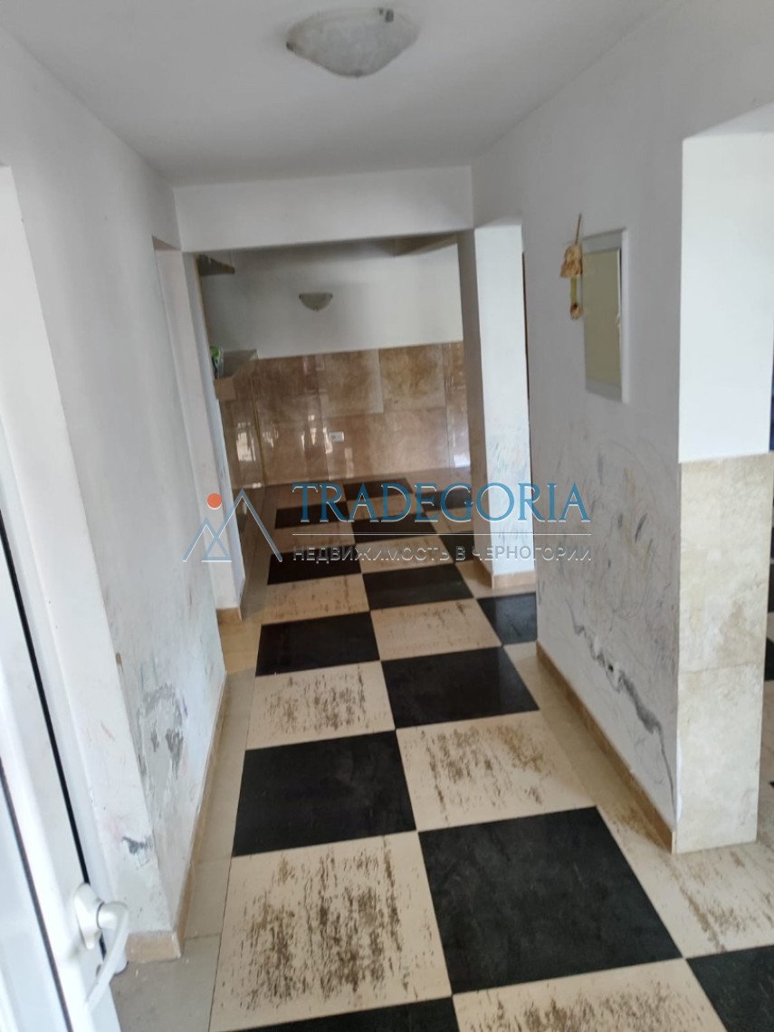 <h3>House with sauna and sea view in Sutomore</h3><p> Key parameters:</p> Location: Sutomore Property type: House Property type: Resale House area: 25