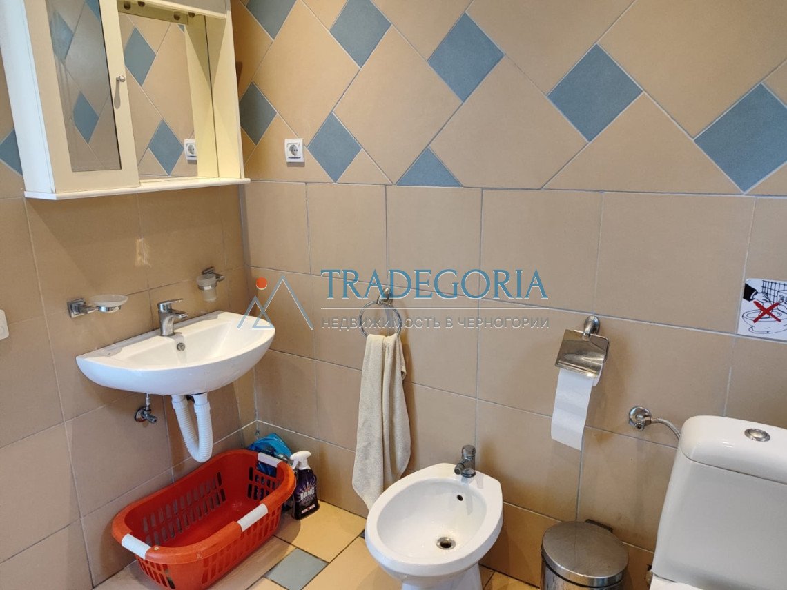 <h3>House with sauna and sea view in Sutomore</h3><p> Key parameters:</p> Location: Sutomore Property type: House Property type: Resale House area: 25