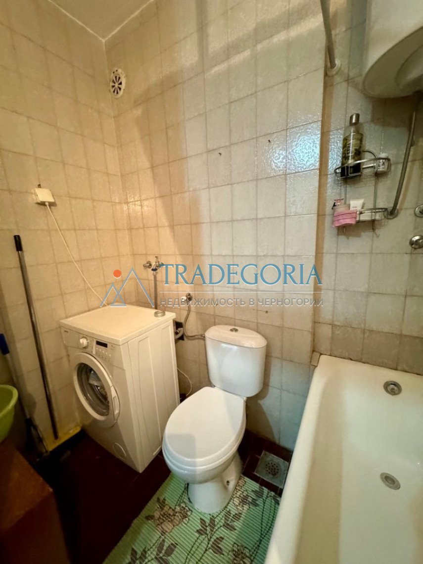 <p>Key parameters:</p> Location: Sutomore Property type: studio Apartment area: 26 m² View: mountains Floor: 5th floor of a six-story building Elevato