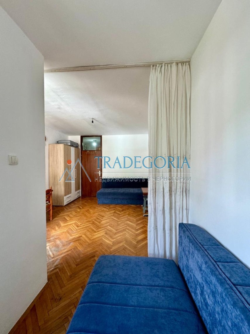 <p>Key parameters:</p> Location: Sutomore Property type: studio Apartment area: 26 m² View: mountains Floor: 5th floor of a six-story building Elevato