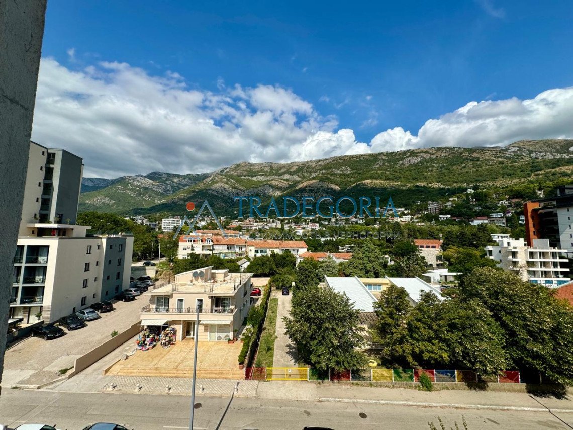 <p>Key parameters:</p> Location: Sutomore Property type: studio Apartment area: 26 m² View: mountains Floor: 5th floor of a six-story building Elevato