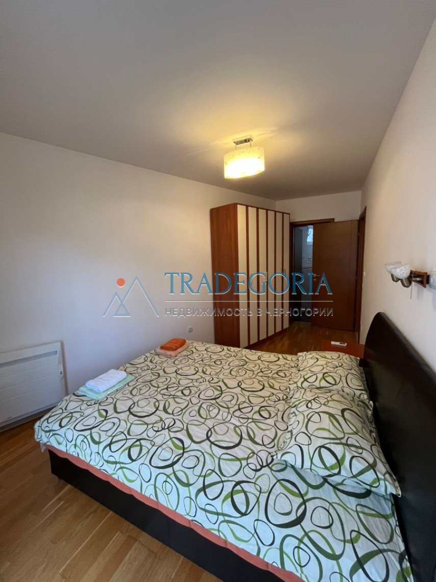 <p>Two bedroom apartment with two balconies in Becici</p><h3> Key parameters</h3> Location: Becici, next to the Mix Market store Property type: apartm