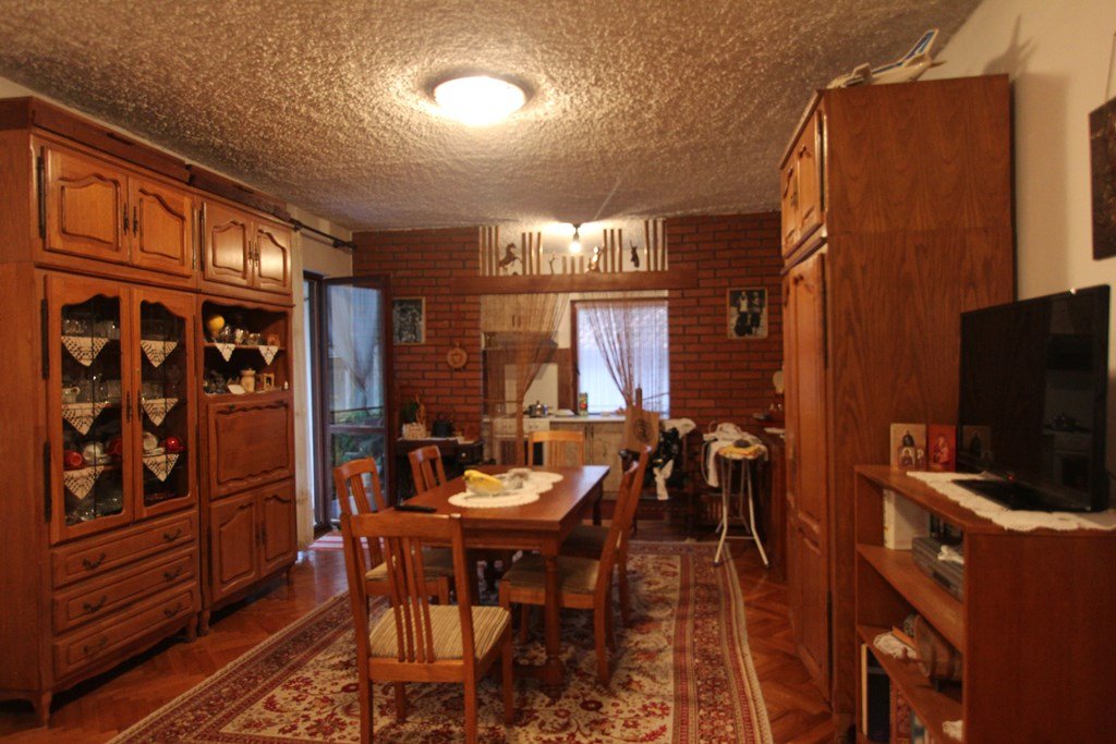 Herceg Novi: Mountine view house in Topla<br><br><p>Three-storey house for sale in Herceg Novi, Topla. The house is a cascade type and has a terrace with mountain  