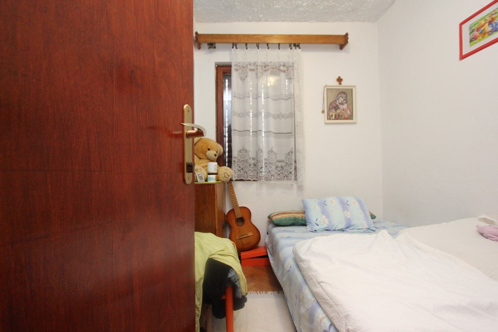 Mountine view house in Topla<br><br><p>Three-storey house for sale in Herceg Novi, Topla. The house is a cascade type and has a terrace with mountain 