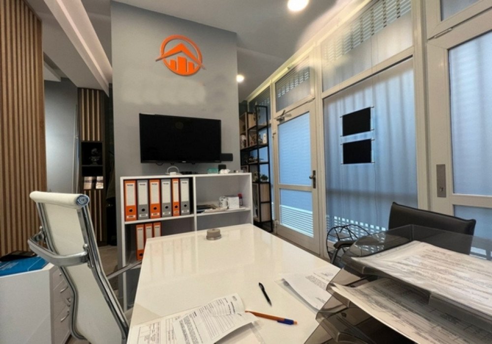 Description
Podgorica, the &quot;Old Airfield&quot; area. Office space
Fully equipped office
The area is 35 sq.m.
Ideal for different types of busines